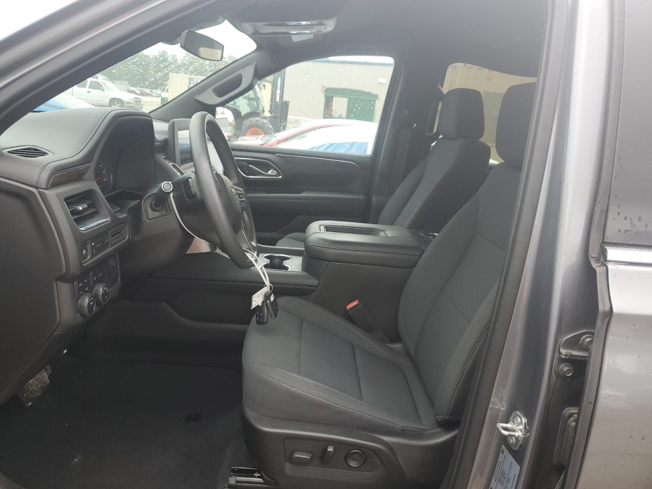 Chevrolet Tahoe K1500 Image 2