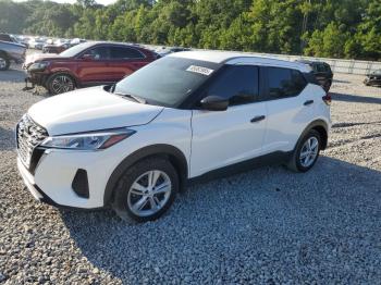  Salvage Nissan Kicks