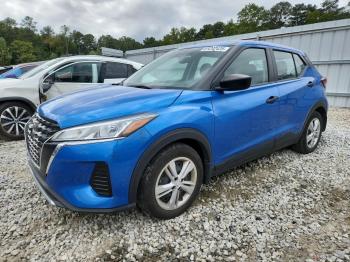  Salvage Nissan Kicks