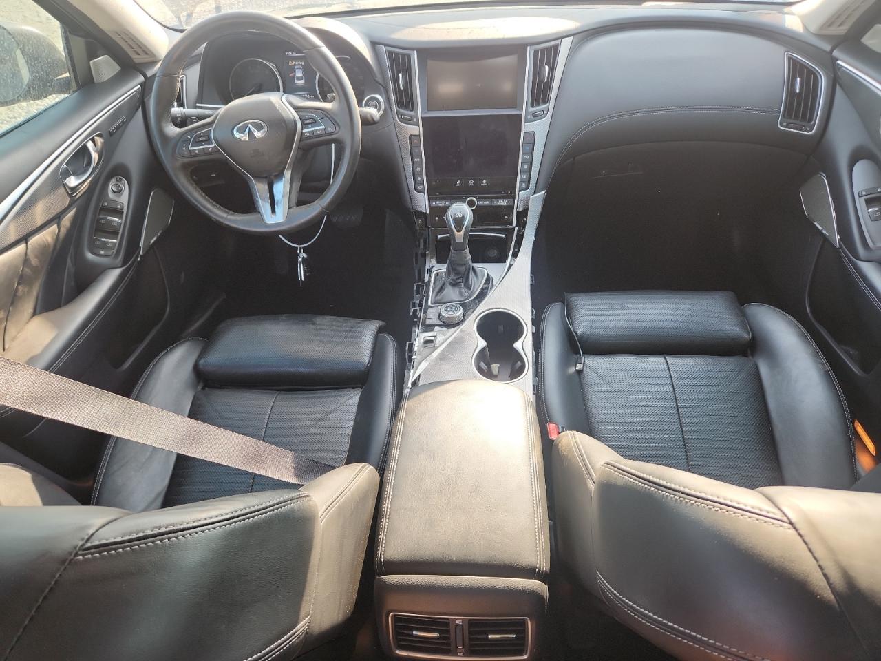 INFINITI Q50 Luxe Image 3
