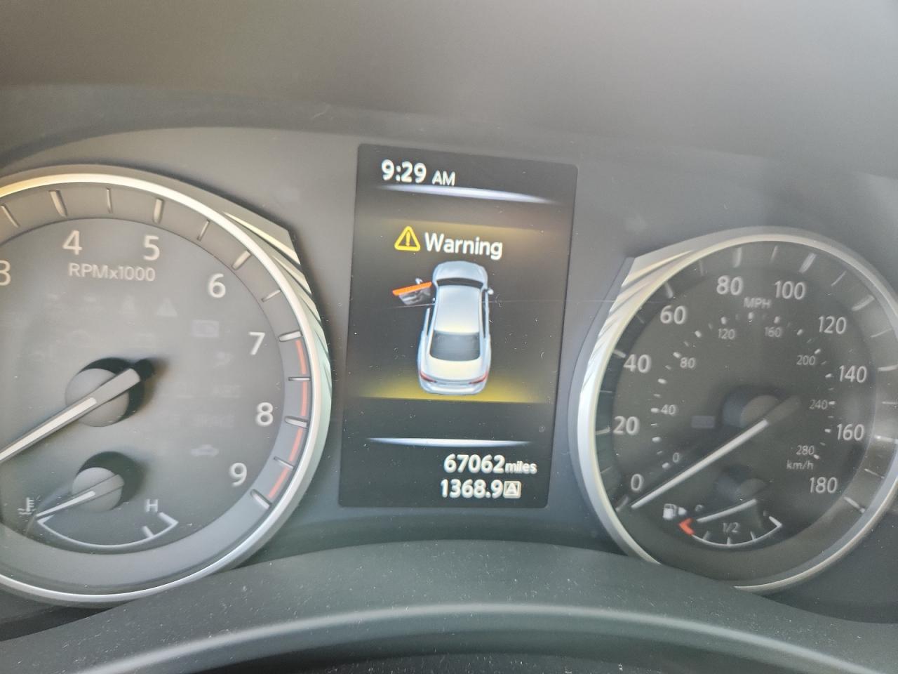 INFINITI Q50 Luxe Image 5