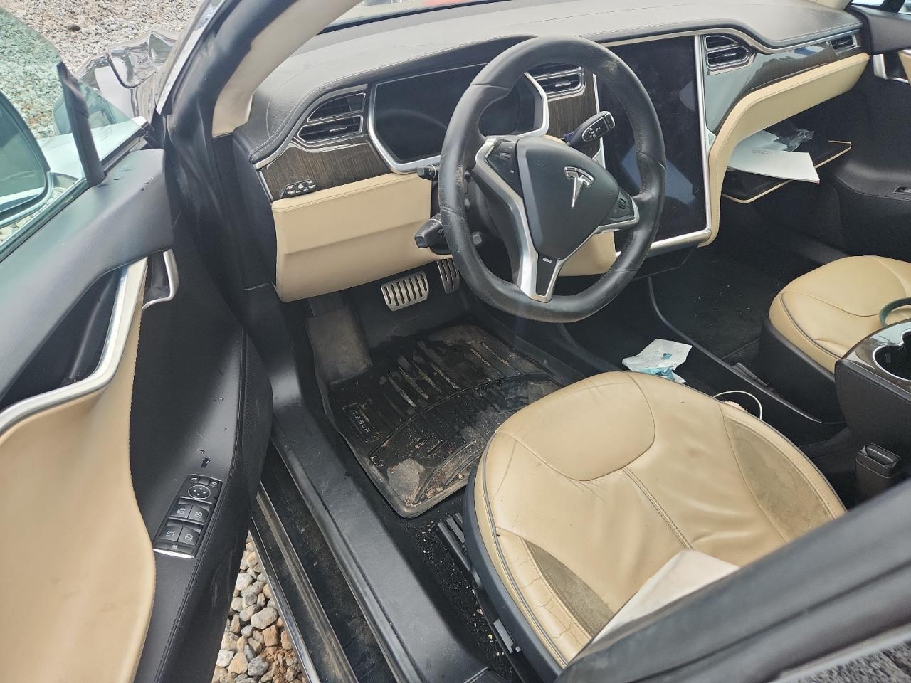 Tesla Model S Image 10