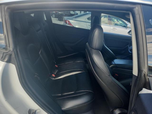 Tesla Model 3 Image 11