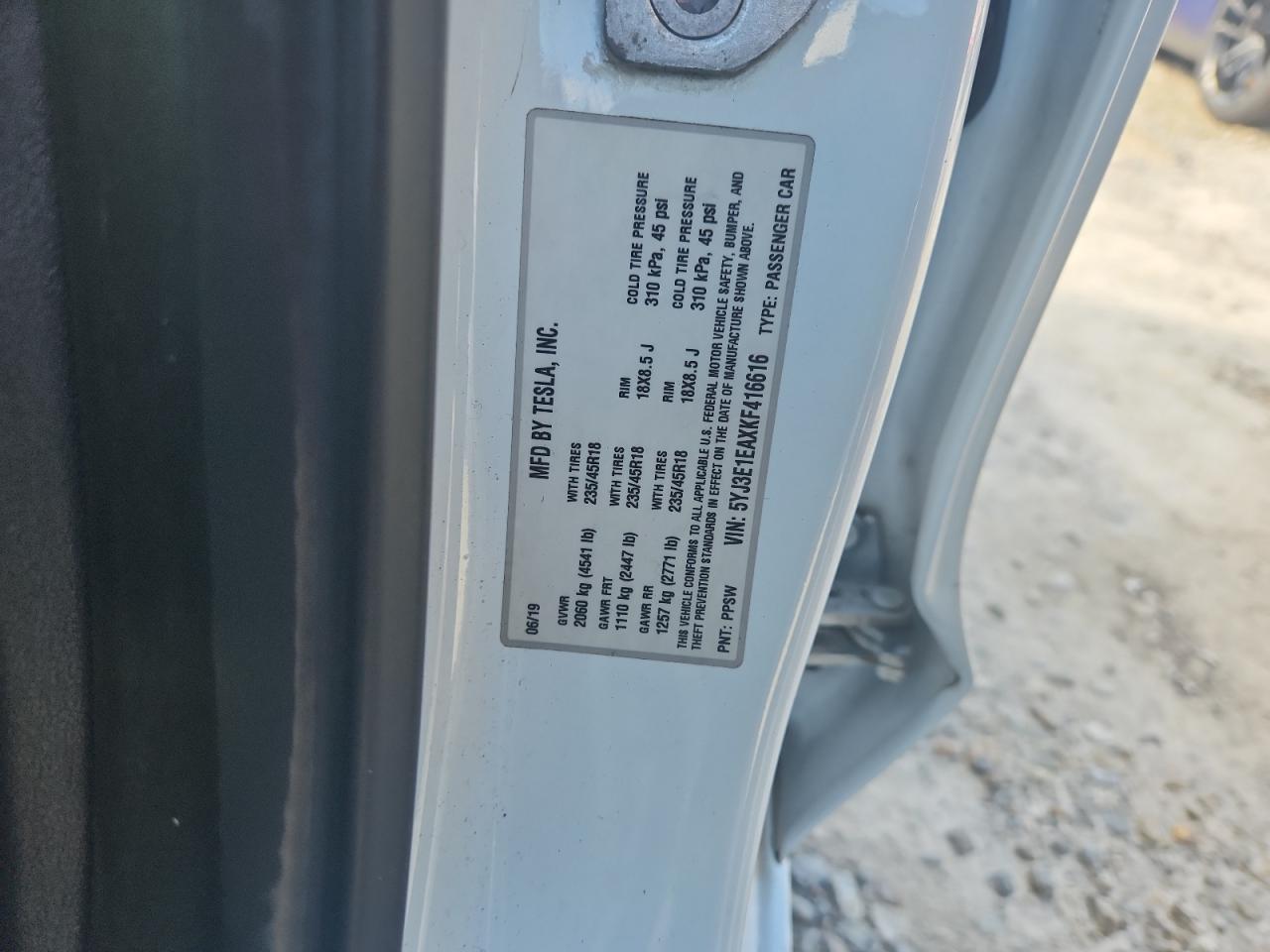 Tesla Model 3 Image 6