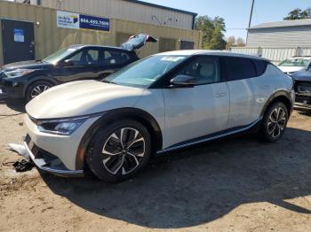  Salvage Kia EV6