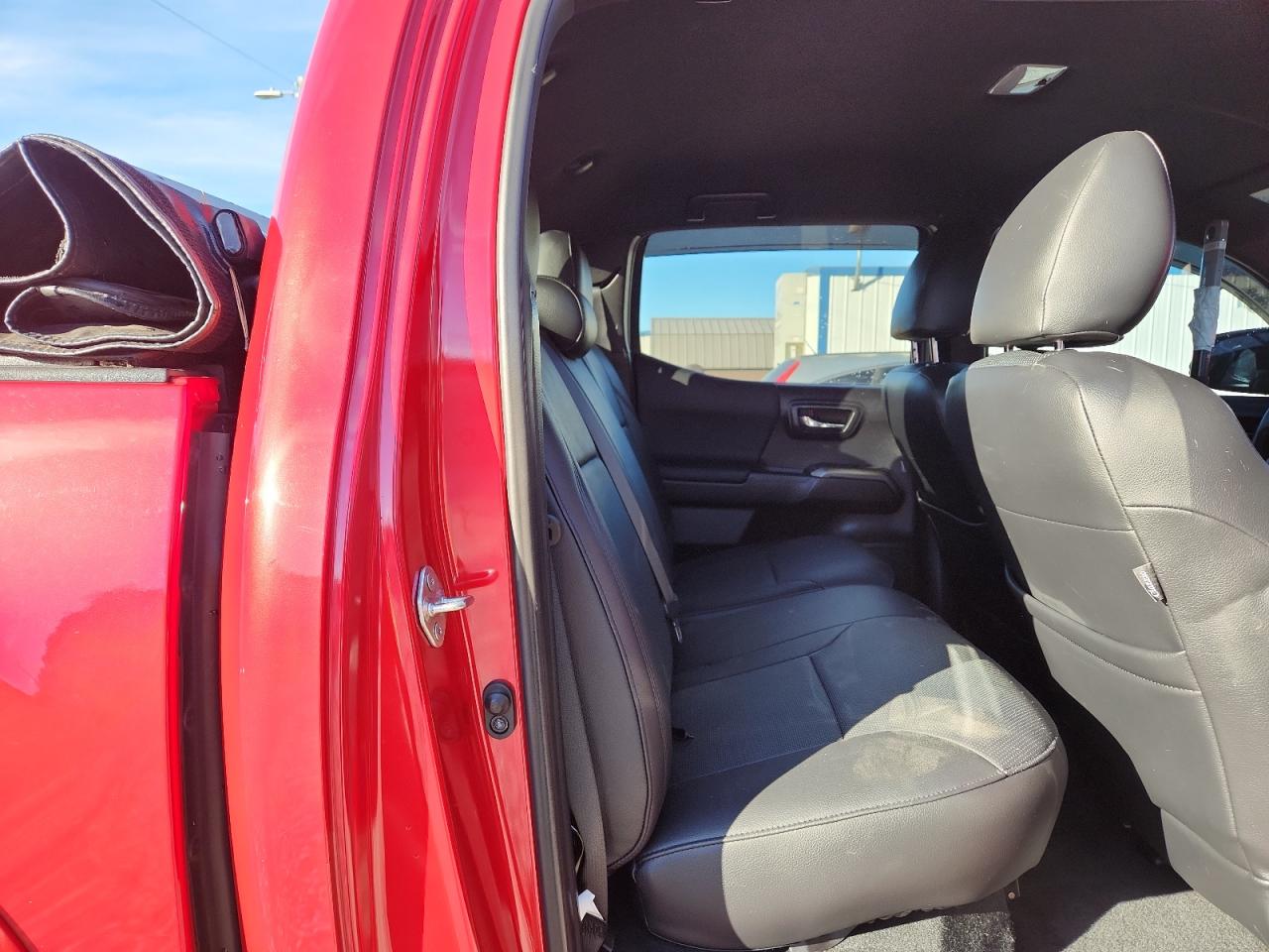 Toyota Tacoma Double Cab Image 10