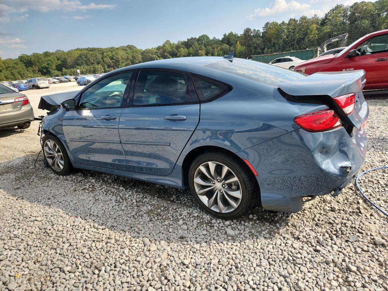 Chrysler 200 S Image 2