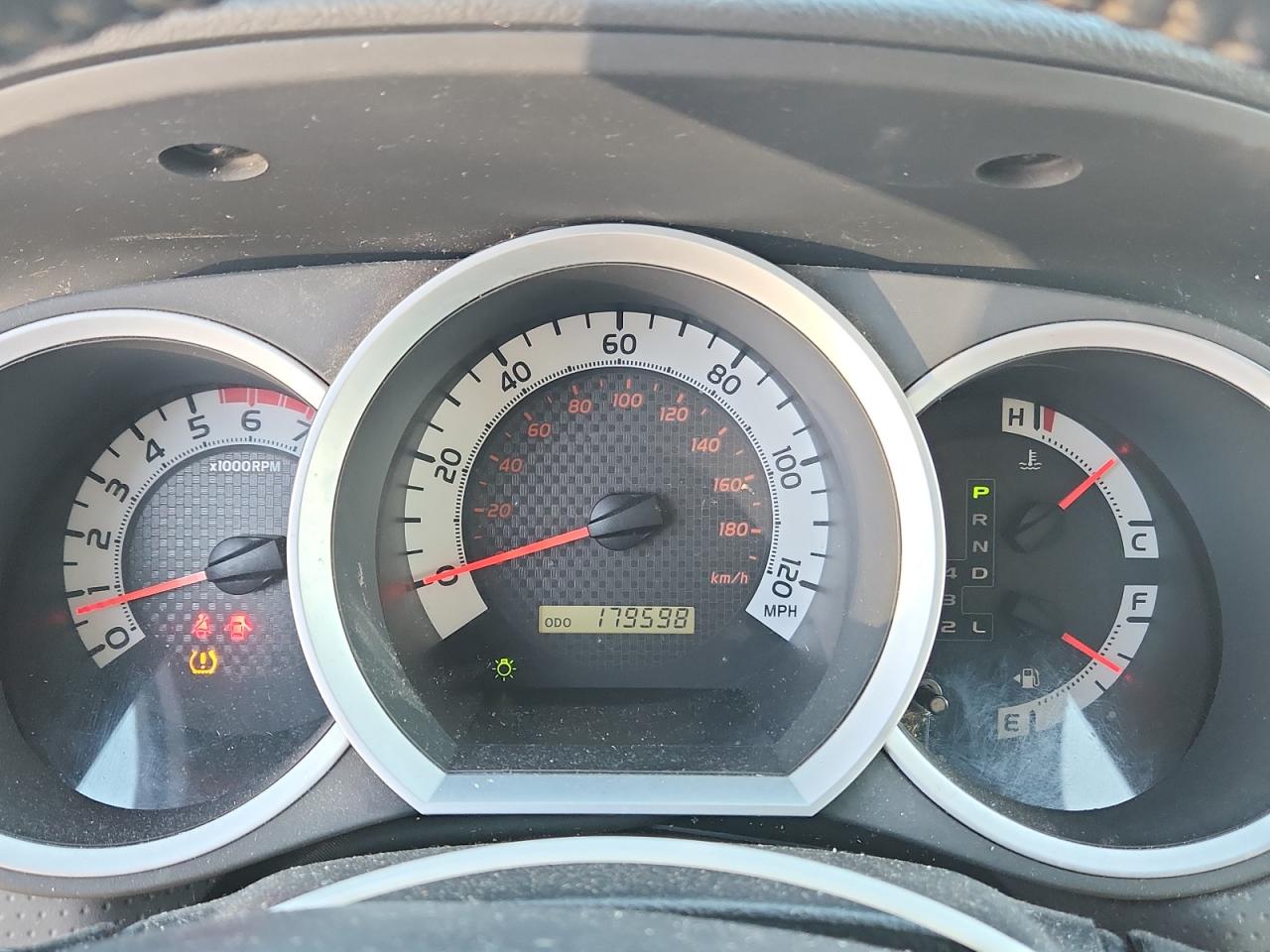 Toyota Tacoma Double Cab Image 10