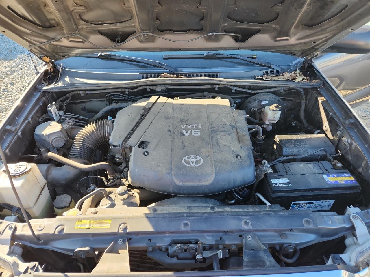 Toyota Tacoma Double Cab Image 2