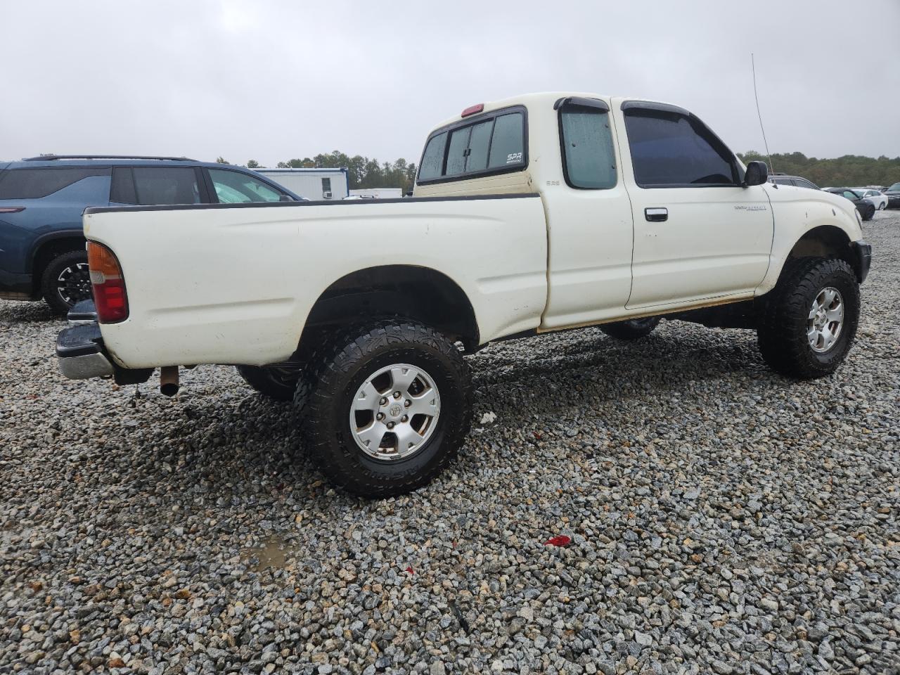 Toyota Tacoma Xtracab Image 2