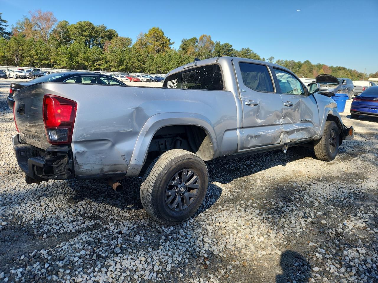 Toyota Tacoma Double Cab Image 8