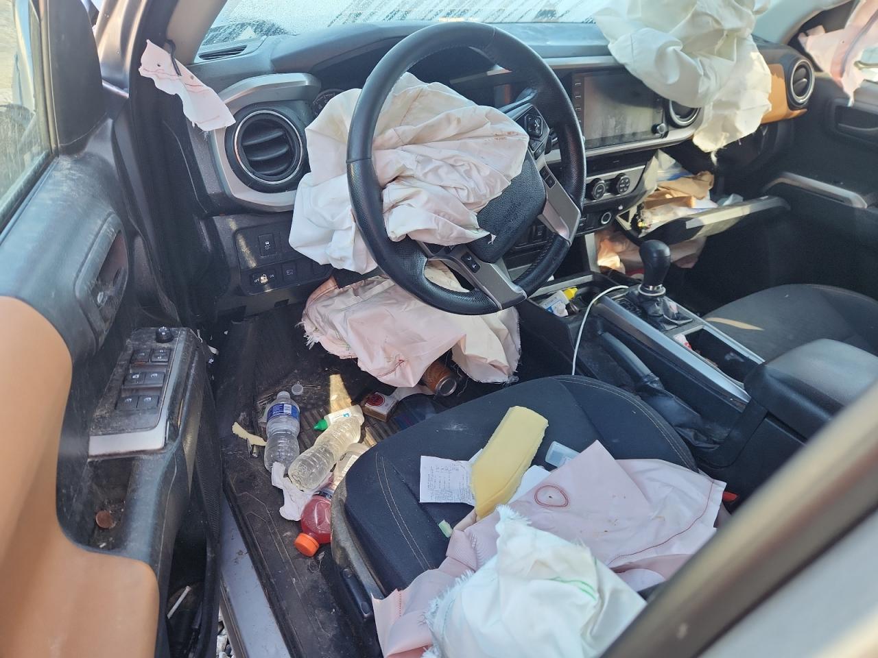 Toyota Tacoma Double Cab Image 3