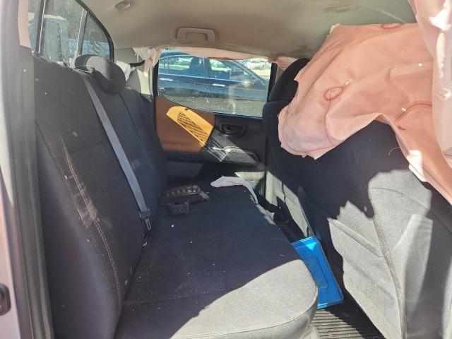 Toyota Tacoma Double Cab Image 12