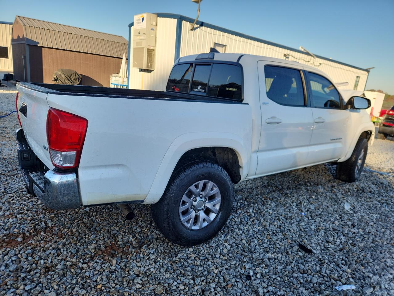 Toyota Tacoma Double Cab Image 11