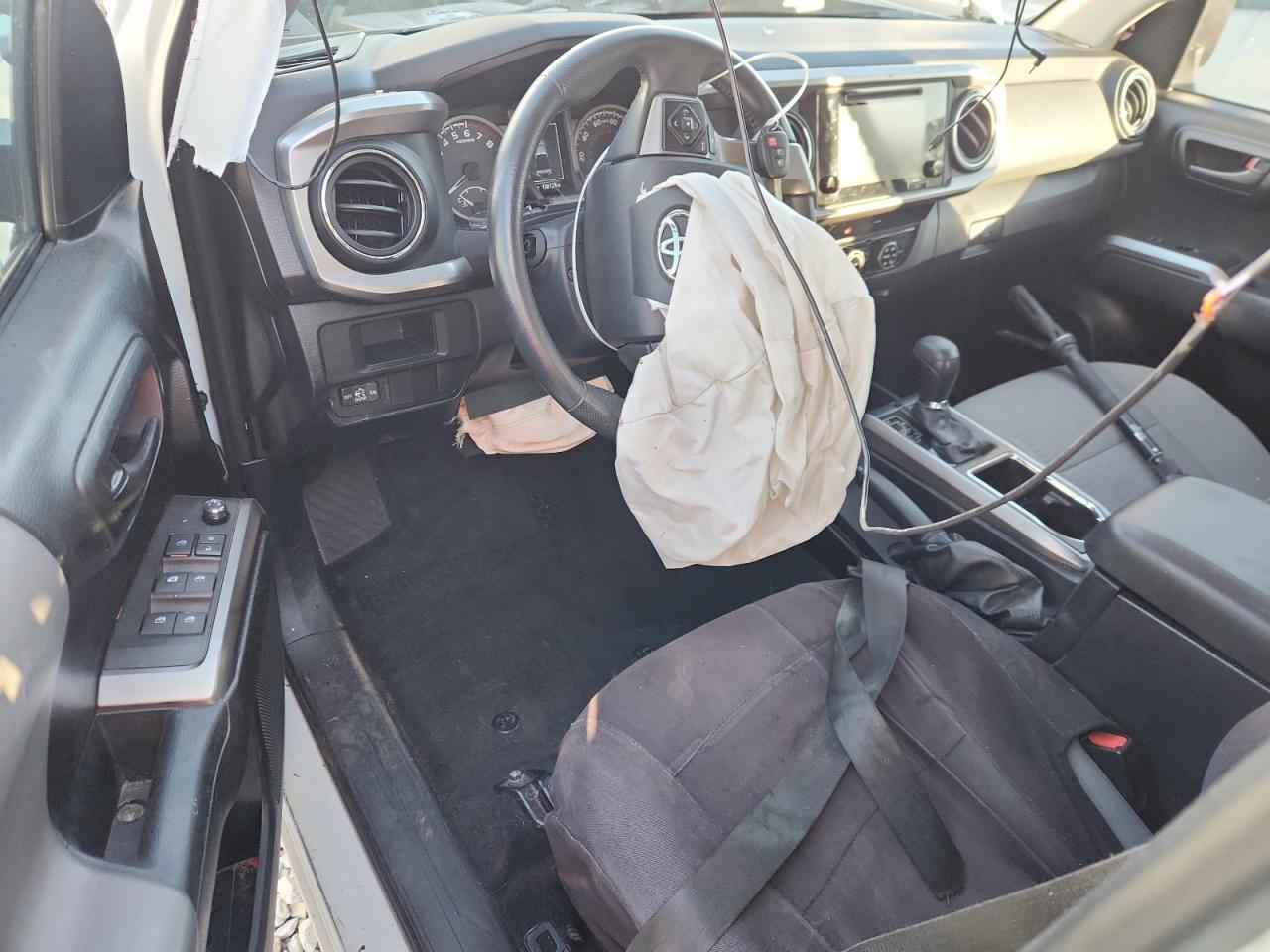 Toyota Tacoma Double Cab Image 8