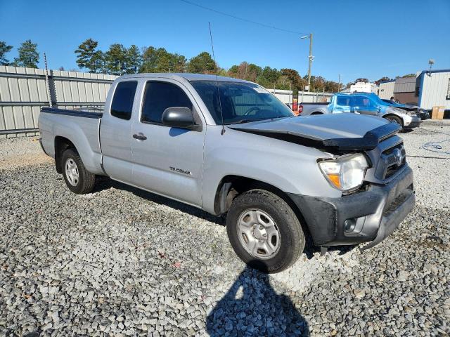 Toyota Tacoma Access Cab Image 2