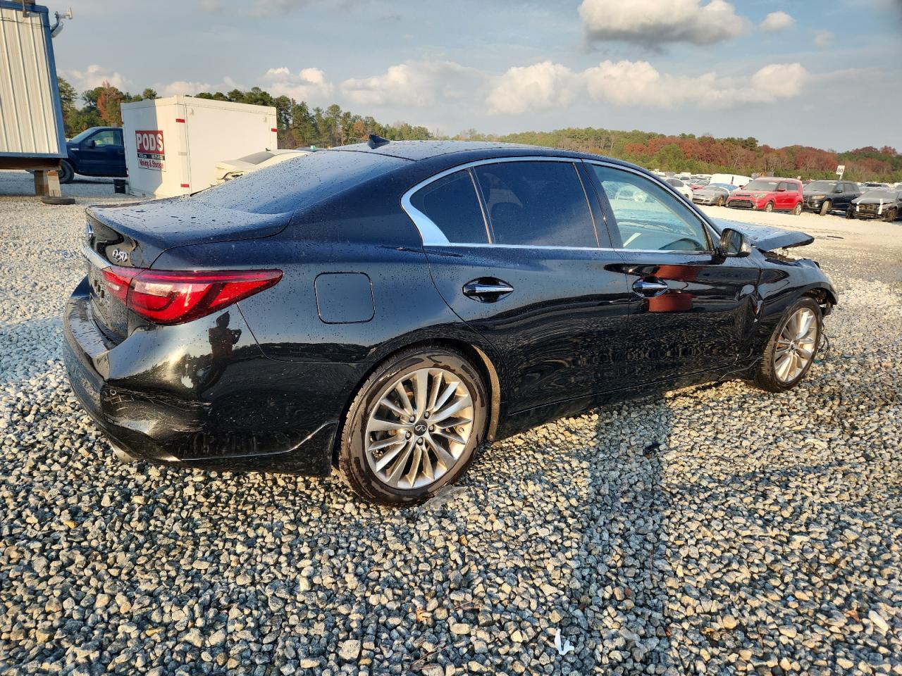 INFINITI Q50 Luxe Image 3
