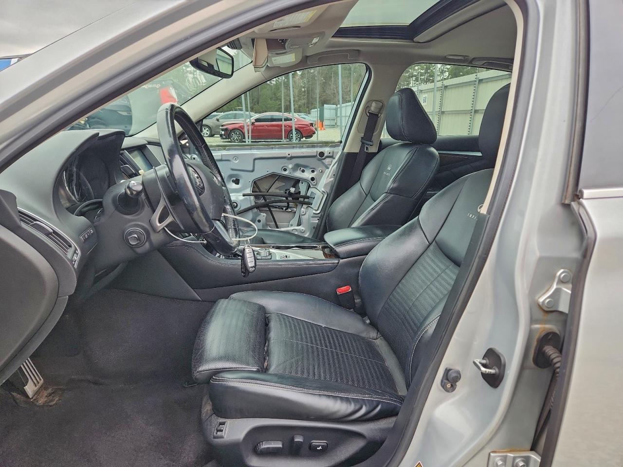 INFINITI Q50 Base Image 2