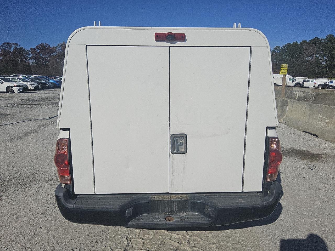 Toyota Tacoma Access Cab Image 3