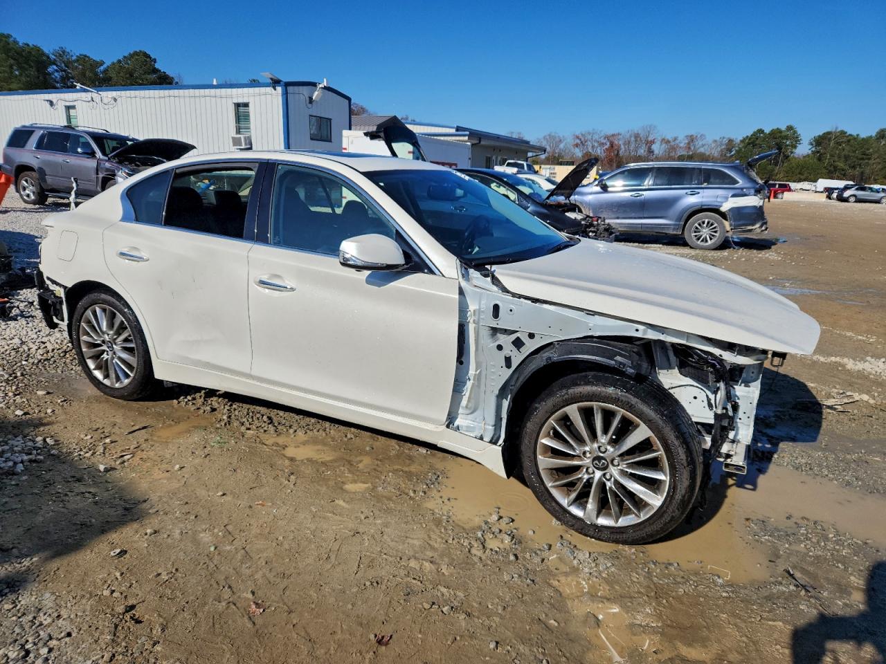 INFINITI Q50 Luxe Image 2