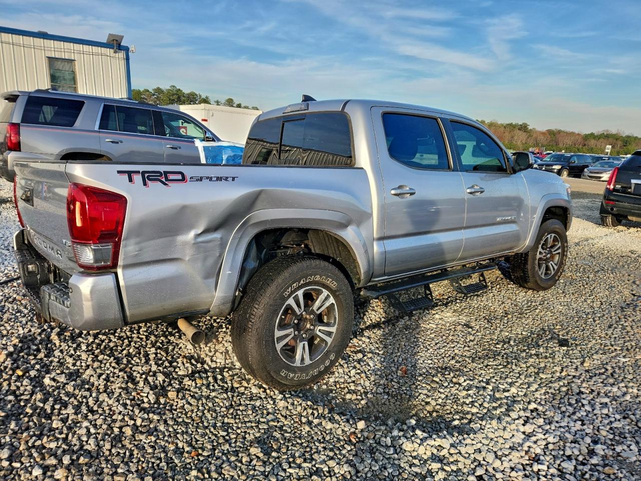 Toyota Tacoma Double Cab Image 8