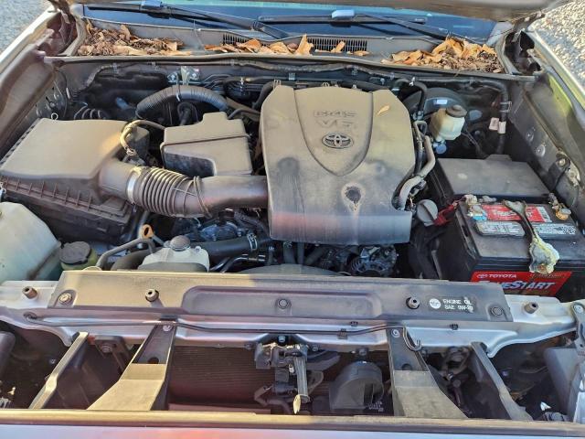 Toyota Tacoma Double Cab Image 12