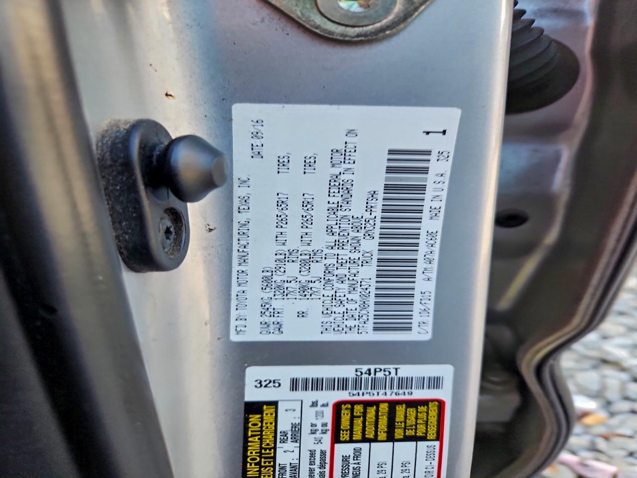 Toyota Tacoma Double Cab Image 11