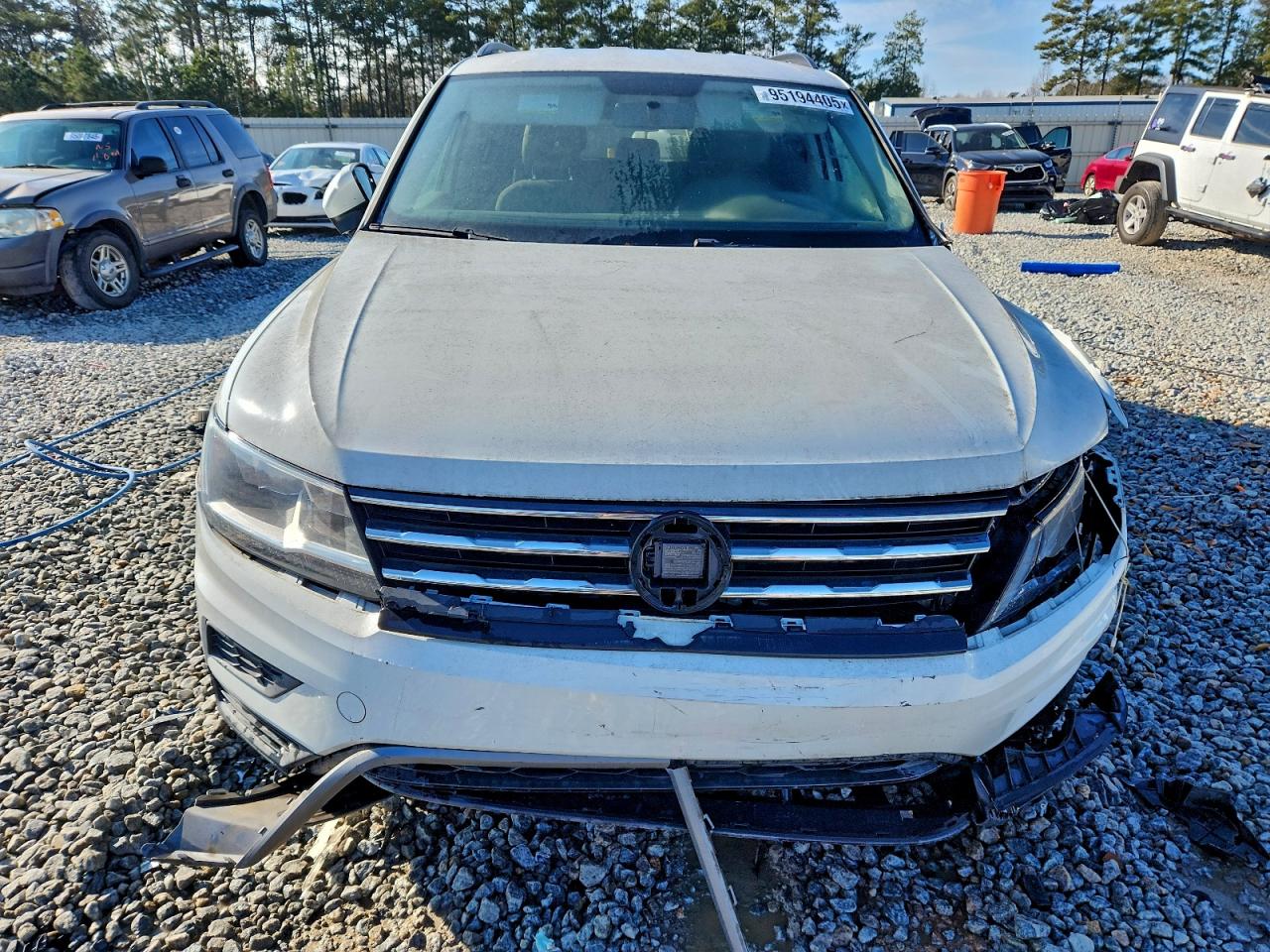 Volkswagen Tiguan S Image 8