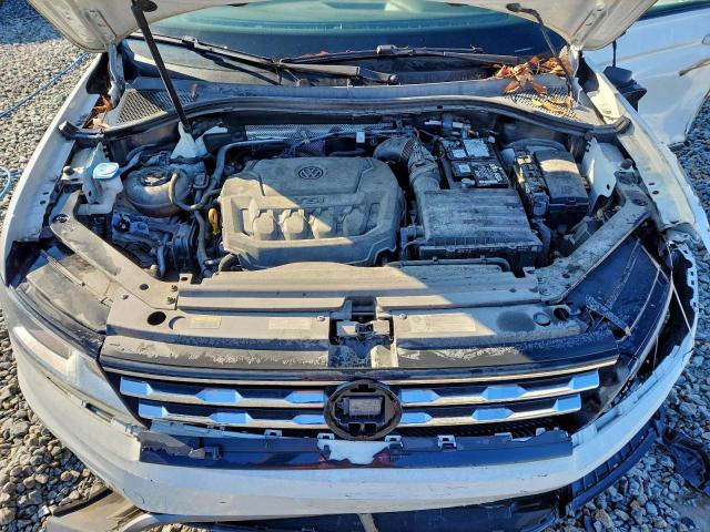 Volkswagen Tiguan S Image 2