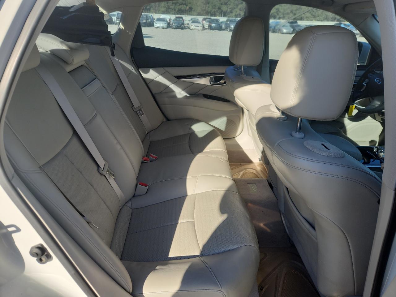 INFINITI M37 Image 8