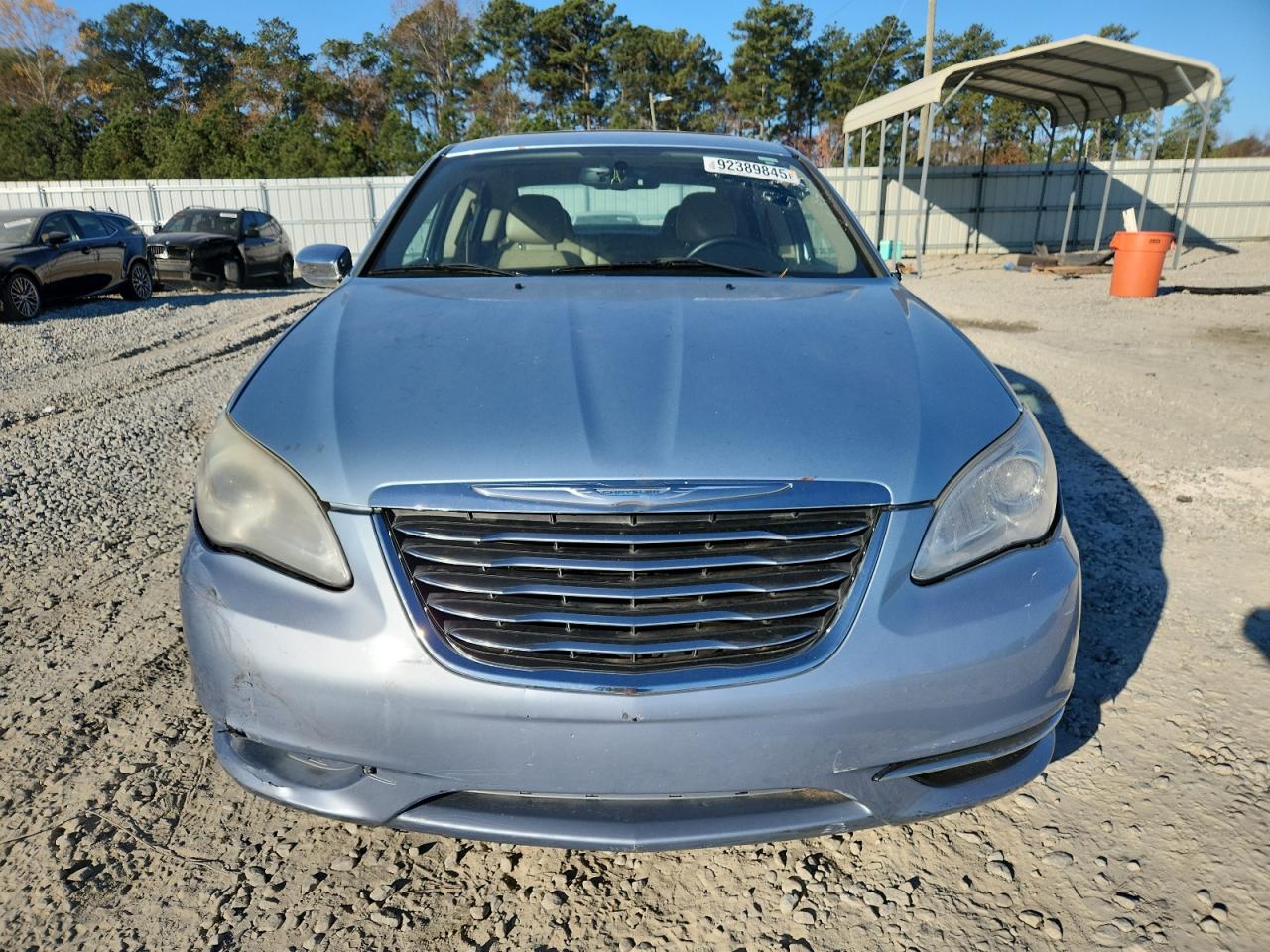 Chrysler 200 Limited Image 2