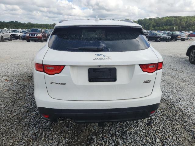 Jaguar F-PACE Prestige Image 3