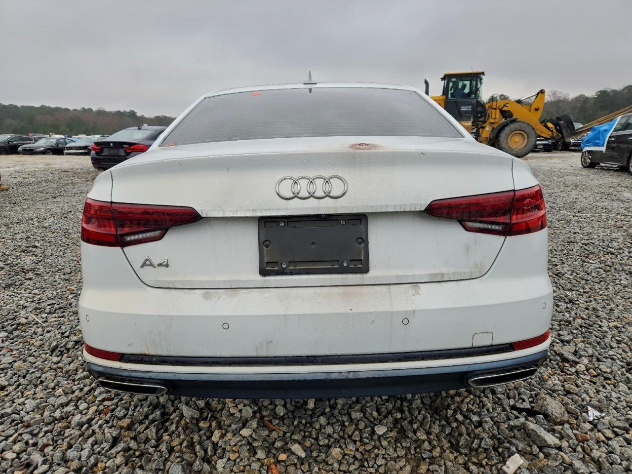 Audi A4 Premium Image 4