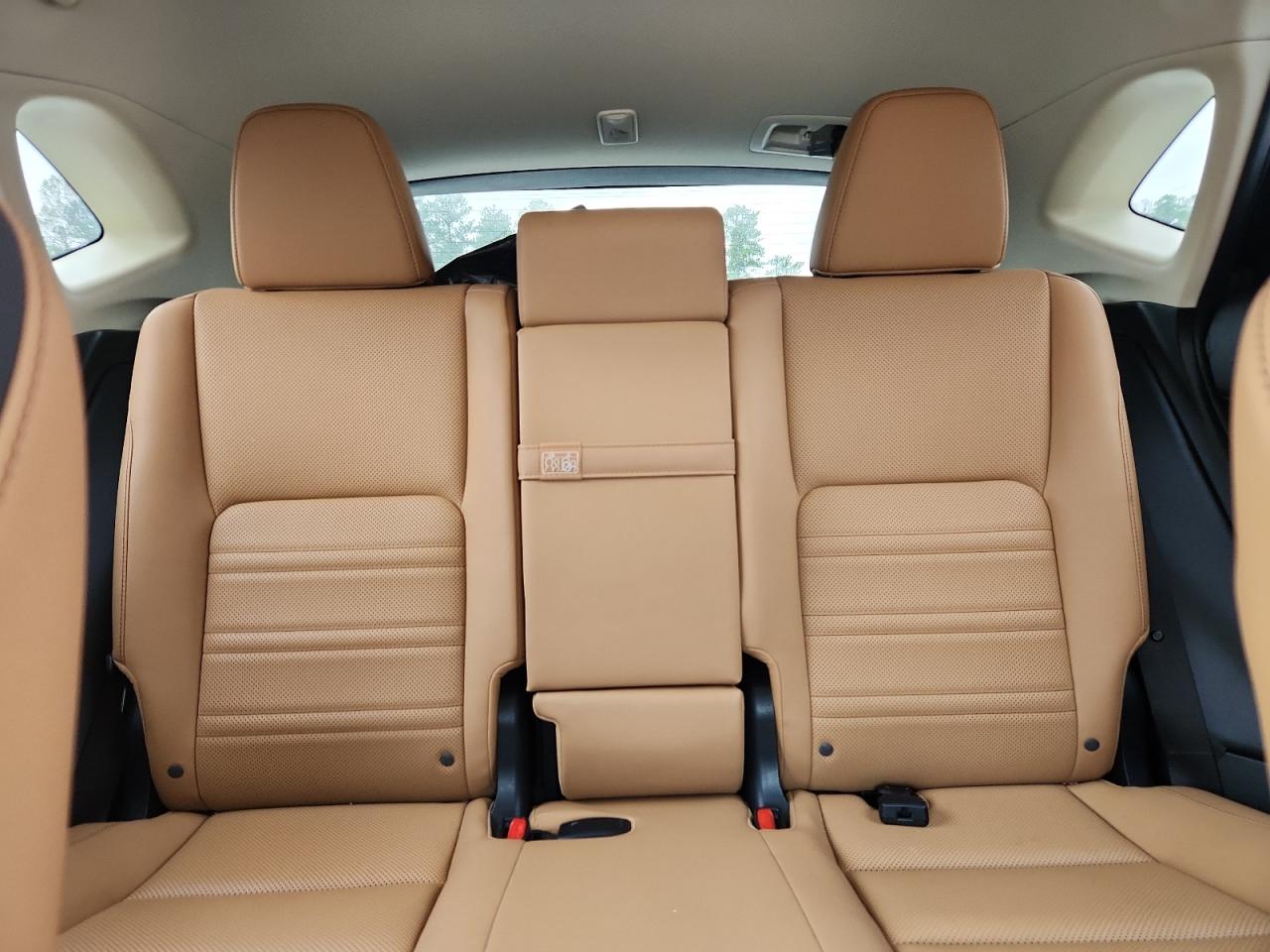 Lexus NX 200t Base Image 6