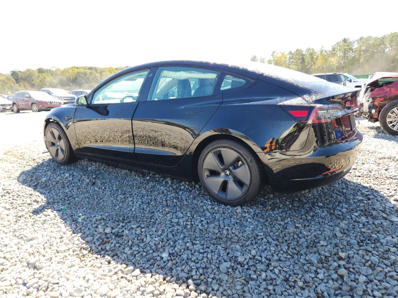 Tesla Model 3 Image 4