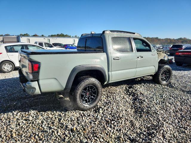 Toyota Tacoma Double Cab Image 4