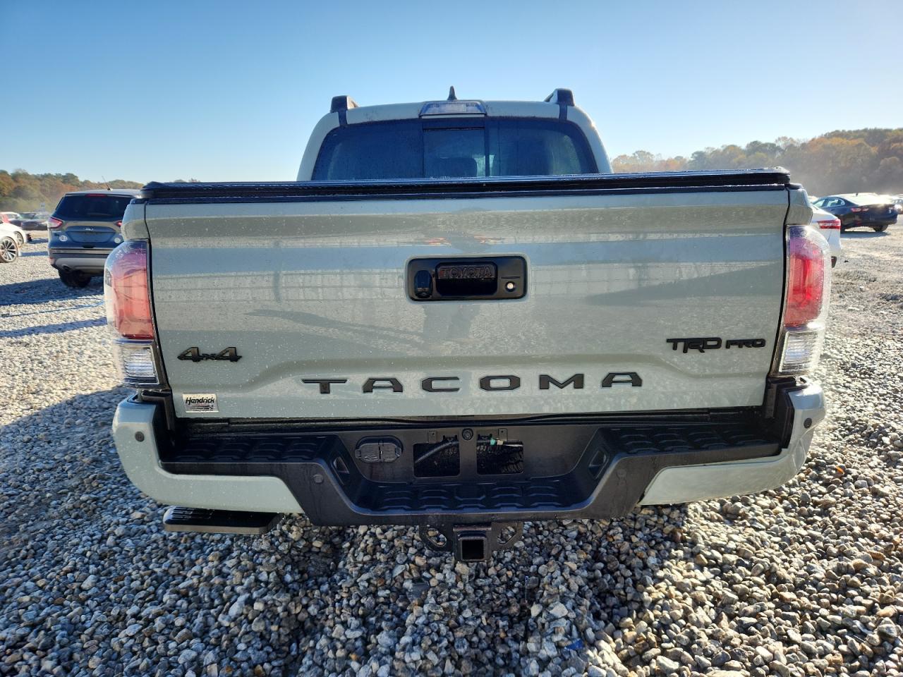 Toyota Tacoma Double Cab Image 3