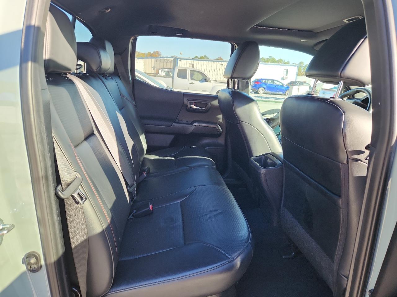 Toyota Tacoma Double Cab Image 10