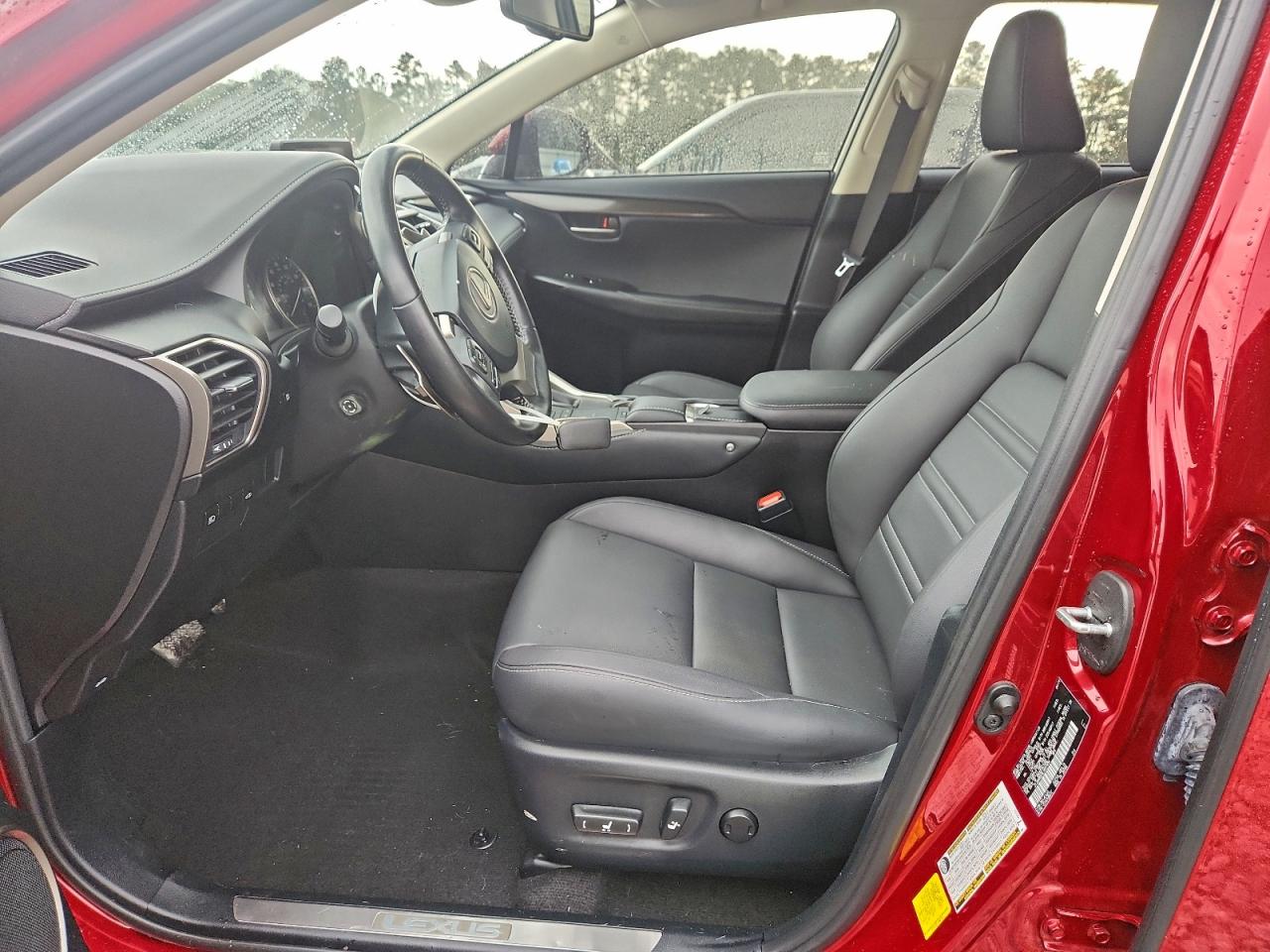 Lexus NX 300 Base Image 3