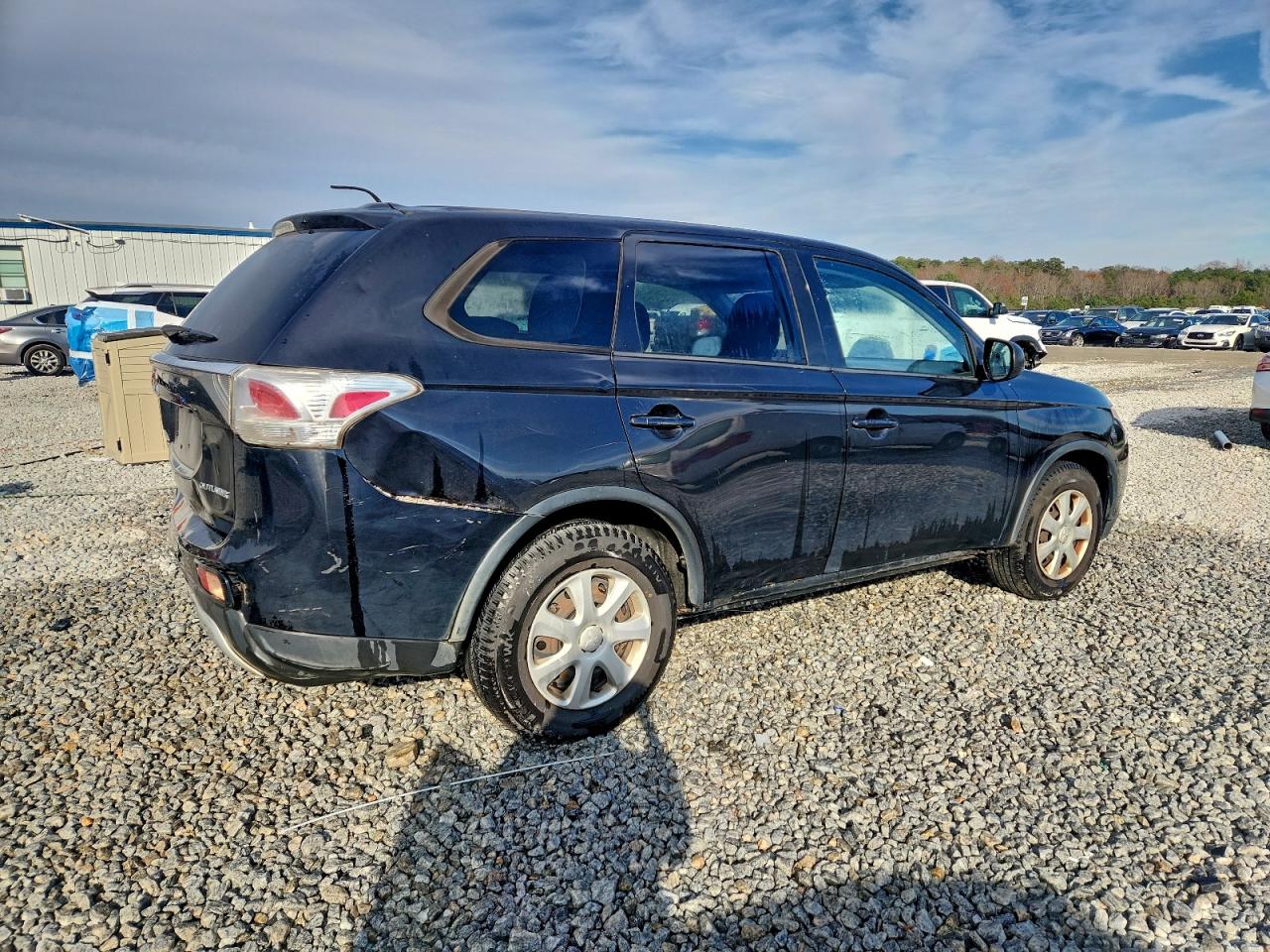 Mitsubishi Outlander Es Image 2