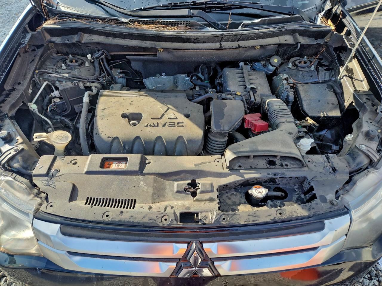 Mitsubishi Outlander Es Image 10