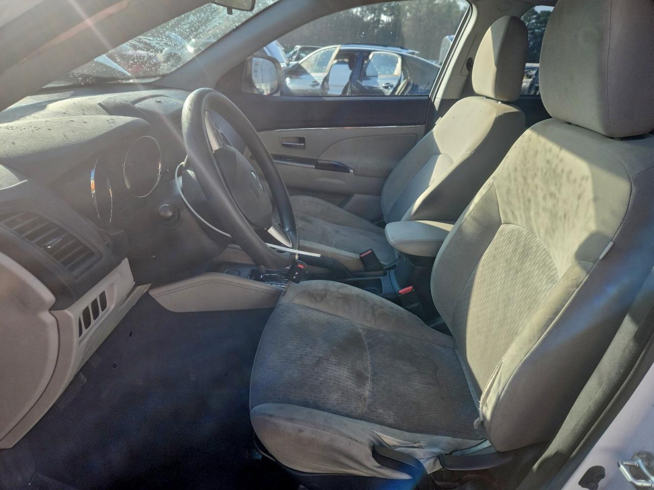 Mitsubishi Outlander Es Image 13