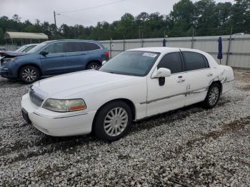  Salvage Lincoln Towncar