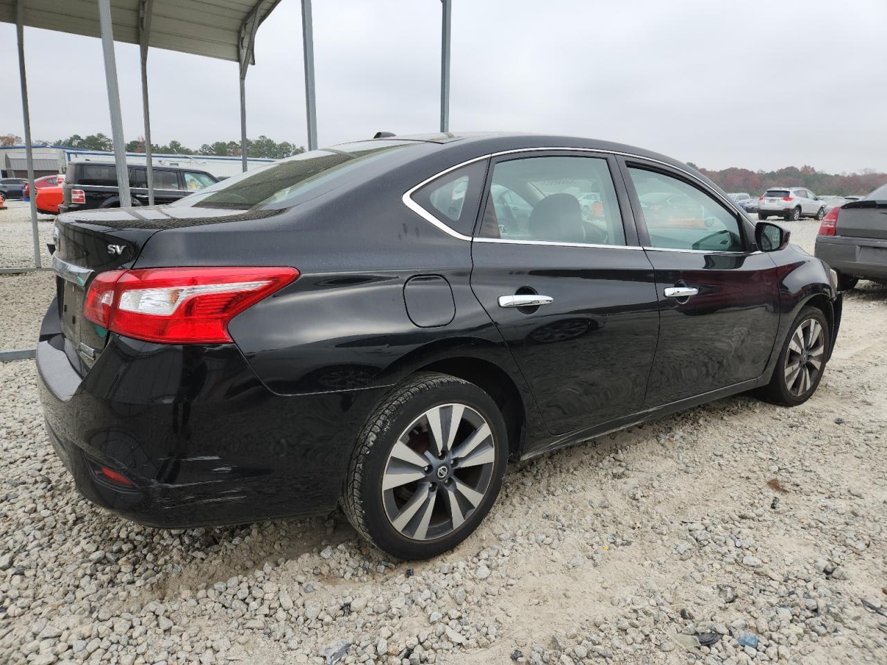 Nissan Sentra S Image 2