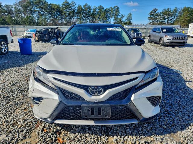 Toyota Camry Xse Image 7