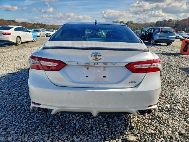 Toyota Camry Xse Image 8