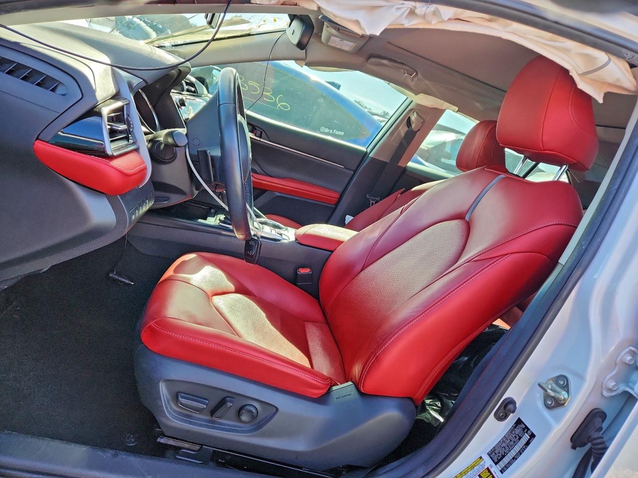 Toyota Camry Xse Image 3