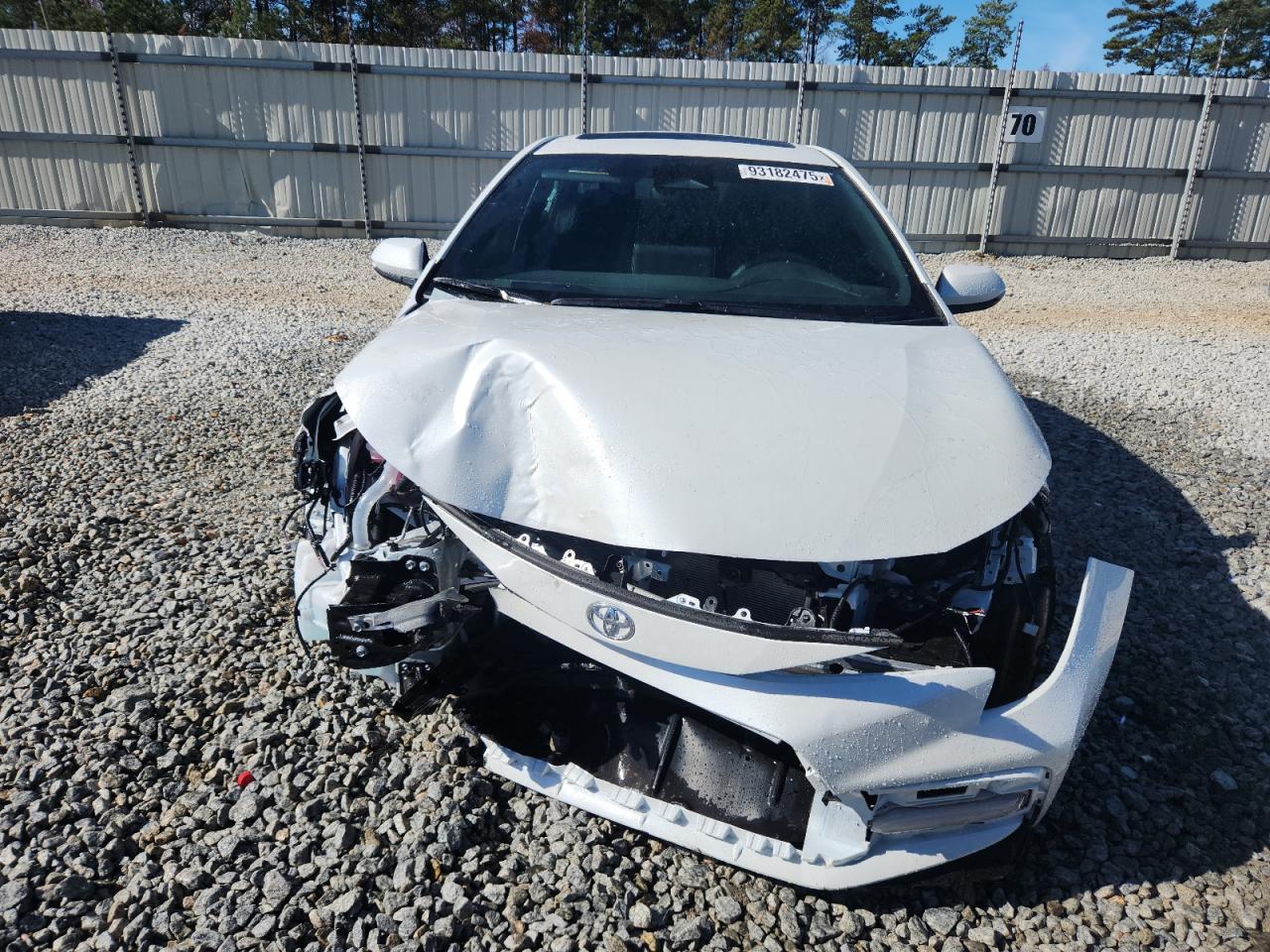 Toyota Corolla Xse Image 8