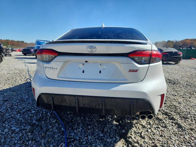 Toyota Corolla Xse Image 12