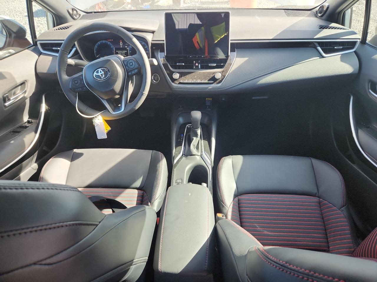 Toyota Corolla Xse Image 13